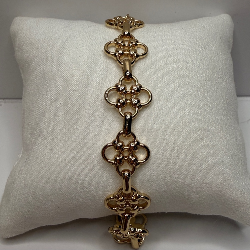 Bomb Party Elegant Gold Clover Bracelet